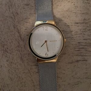 BEAUTIFUL SKAGEN WOMAN'S WATCH TWO TONE!!